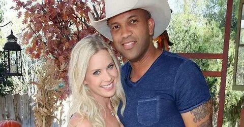 Country singer Coffey Anderson trusts God as wife faces term