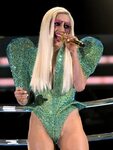 Топ-70 самых странных нарядов Леди Гага