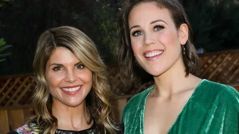 When Calls the Heart' Star Erin Krakow Breaks Social Media S