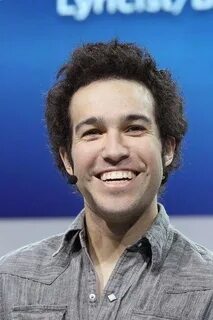 Behold Pete Wentz's Natural Hair Texture (It's Curly!) Pete 