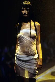 Alexander McQueen Spring 1998 Ready-to-Wear Fashion Show Det