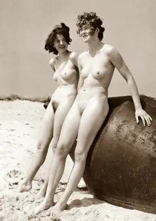 eure-pimmel-muschis: Nudist Women BONUS Photo of the Day 01/
