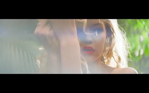 Gigi in Calvin Harris' How Deep Is Your Любовь Музыка Video - Джиджи Хадид фото 