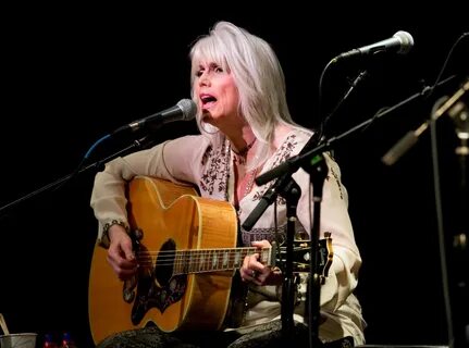 A Full Circle for Emmylou Harris - NYTimes.com