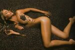 Sofia Vergara goes nude for a National Coffee Day photo shoo