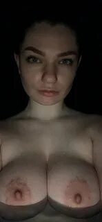 Annabel Redd 🏳 🌈 sur Twitter : "u ever swim naked?