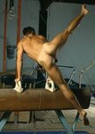 Голые мужчины в спортзале (60 фото) - порно фото