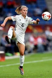 Leonie Maier Female soccer players, Soccer girl, Volleyball 