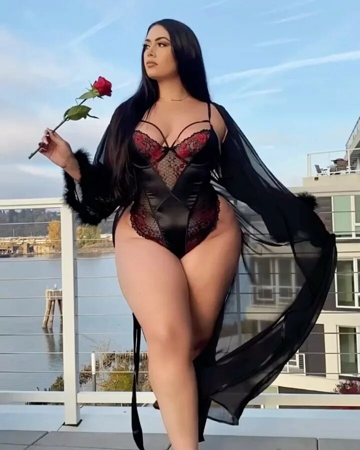 SAMMYY02K sur Instagram : @fashionnovacurve ad 🌹 I never cook breakfast be...