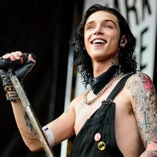 Pin by Lydia smith on BLACK VEIL BRIDES Andy black, Andy bie