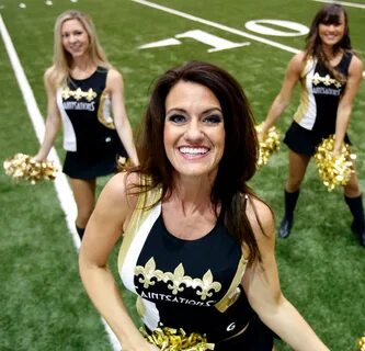 40-year-old mom makes NFL cheerleading squad