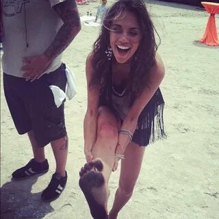 Jana Kramer Feet (29 photos) - celebrity-feet.com