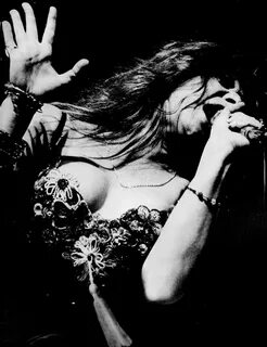 File:Janis Joplin performing.jpg - Wikimedia Commons