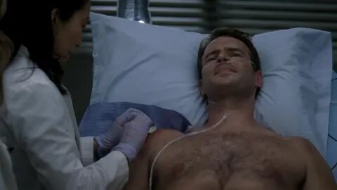 ausCAPS: Scott Foley shirtless in Grey's Anatomy 7-17 "This 
