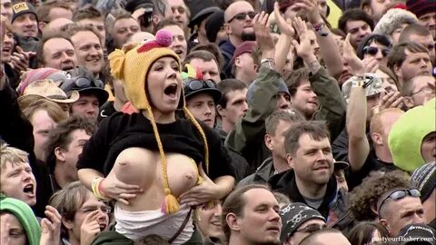 Concert sluts flashing her boobs - Naked and Nude in Public 