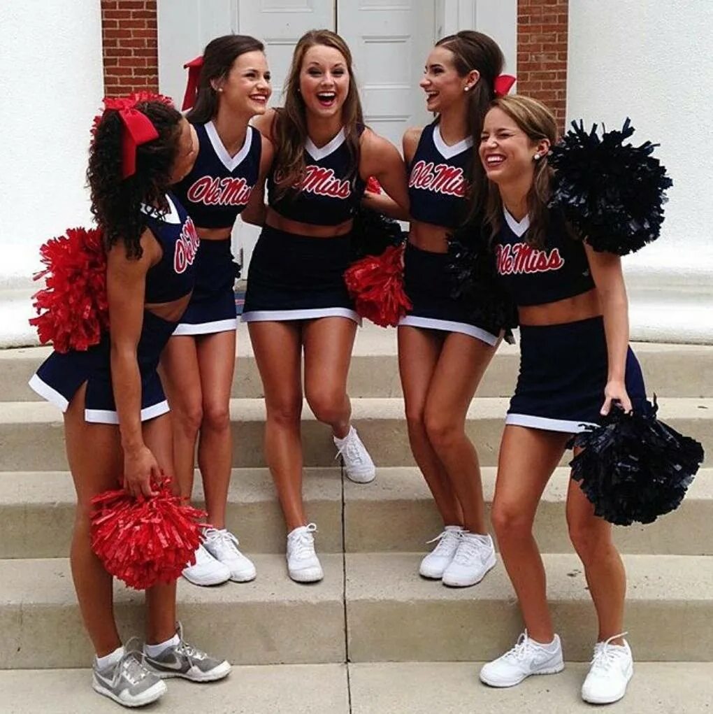 College Cheer в Instagram: "Classic Ole Miss pic! #collegecheer #cheer...