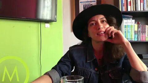 Entrevista con Mayra Hermosillo de la serie Narcos - YouTube