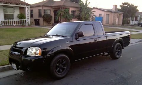 2002 Nissan Frontier - StrongAuto