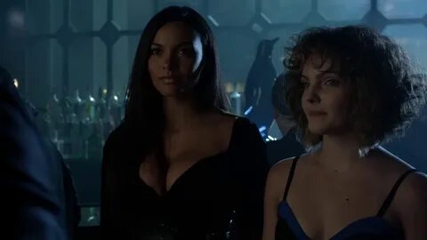 Jessica Lucas Hot in Gotham Season 4 - YouTube