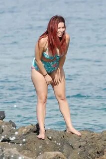 Jillian Rose Reed in a Bikini in Hawaii - August 2014 * Cele