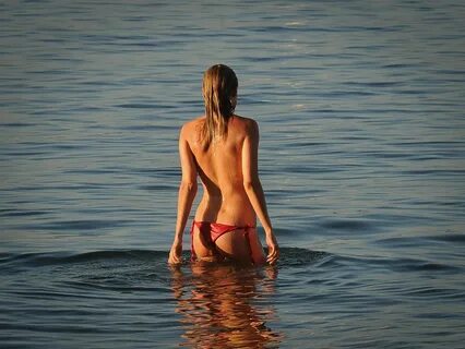 Kimberley Garner morning topless at Mykonos docks in Greece