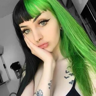 Green+Black Split Split dyed hair, Green hair, Hair styles