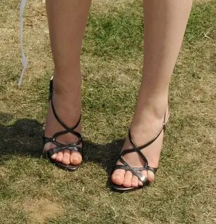 Emma Watson Feet (8) - Celebrity Feet Pics