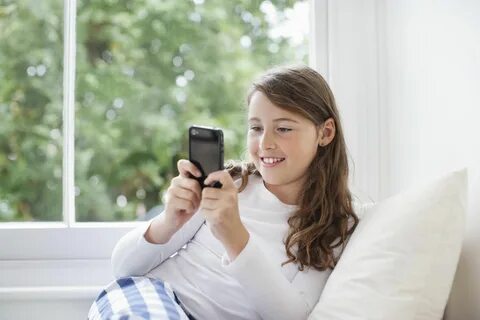 10 Cell Phone Etiquette Tips to Teach Your Tween Cell phone 