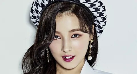 yeonwoo momoland profile k pop database dbkpop com