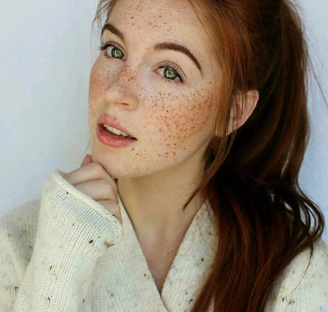 Danielle Boker 💋 sur Instagram : Missing summer and my freckles 😧 no sun ...