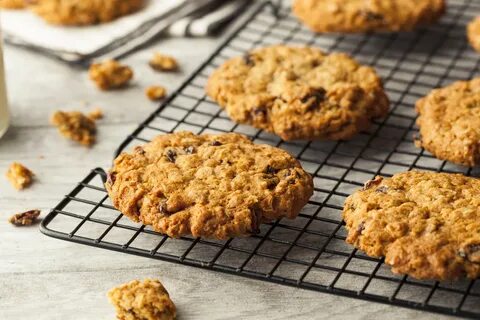 Oatmeal Raisin Cookies - Joy Bauer