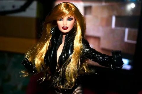 Black Canary Barbie Barbie world, Hair styles, Long hair sty