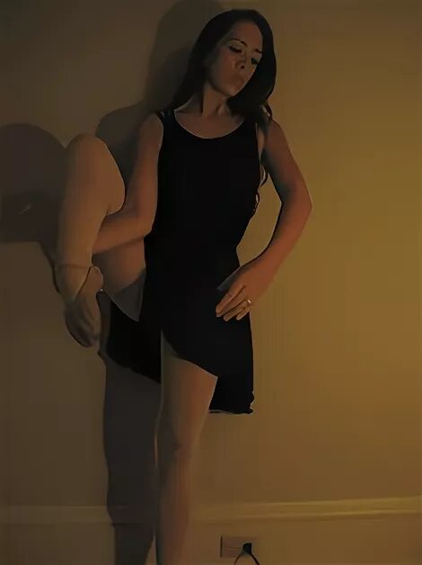 Leotard leg lift dance GIF - Find on GIFER