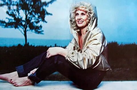 Tammy Wynette Feet (4 photos) - feet.wiki.
