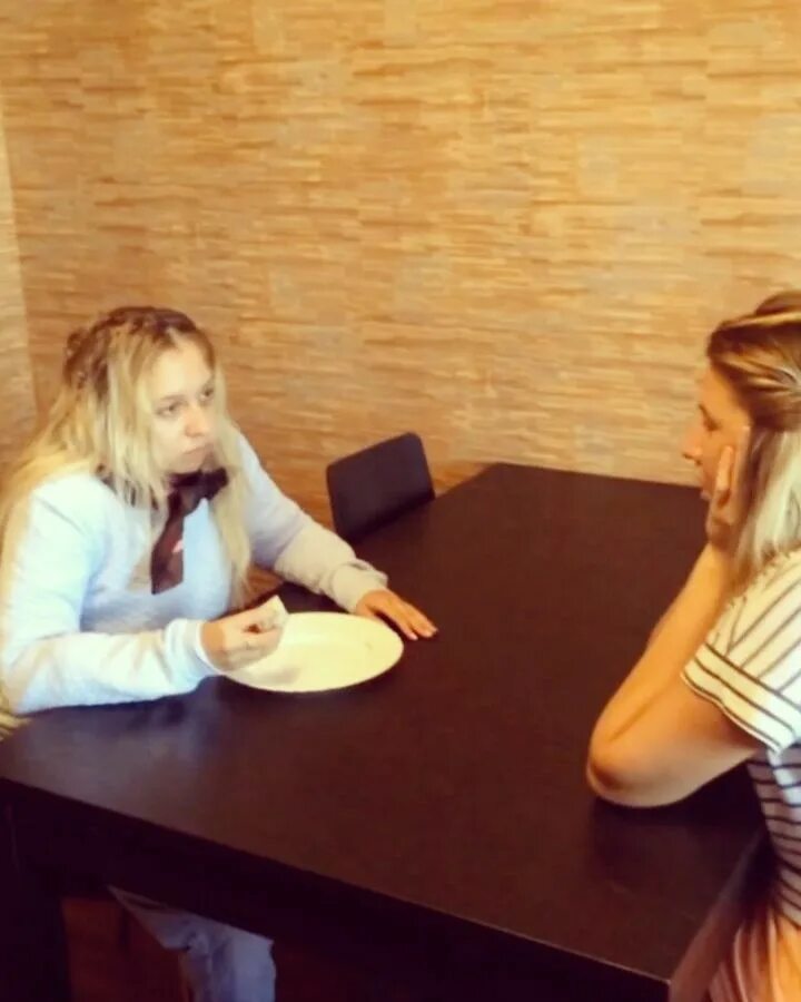 Instagramలో Sasha & Masha: "Маша немного поправилась 😱 🐷 И я кон...