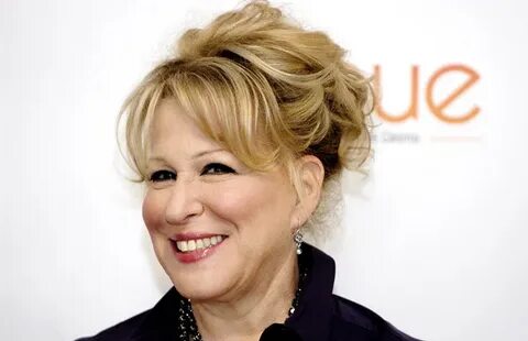 Bette Midler in August 2008 - Sitcoms Online Photo Galleries