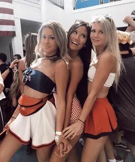 14 Insanely Cute College Game Day Outfits Worthy of an Insta