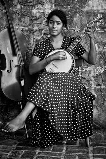 Leyla McCalla Vintage black glamour, Music, Folk music