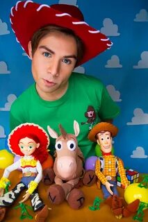 Toy Story cosplay Toy story andy, Toy story, Toys