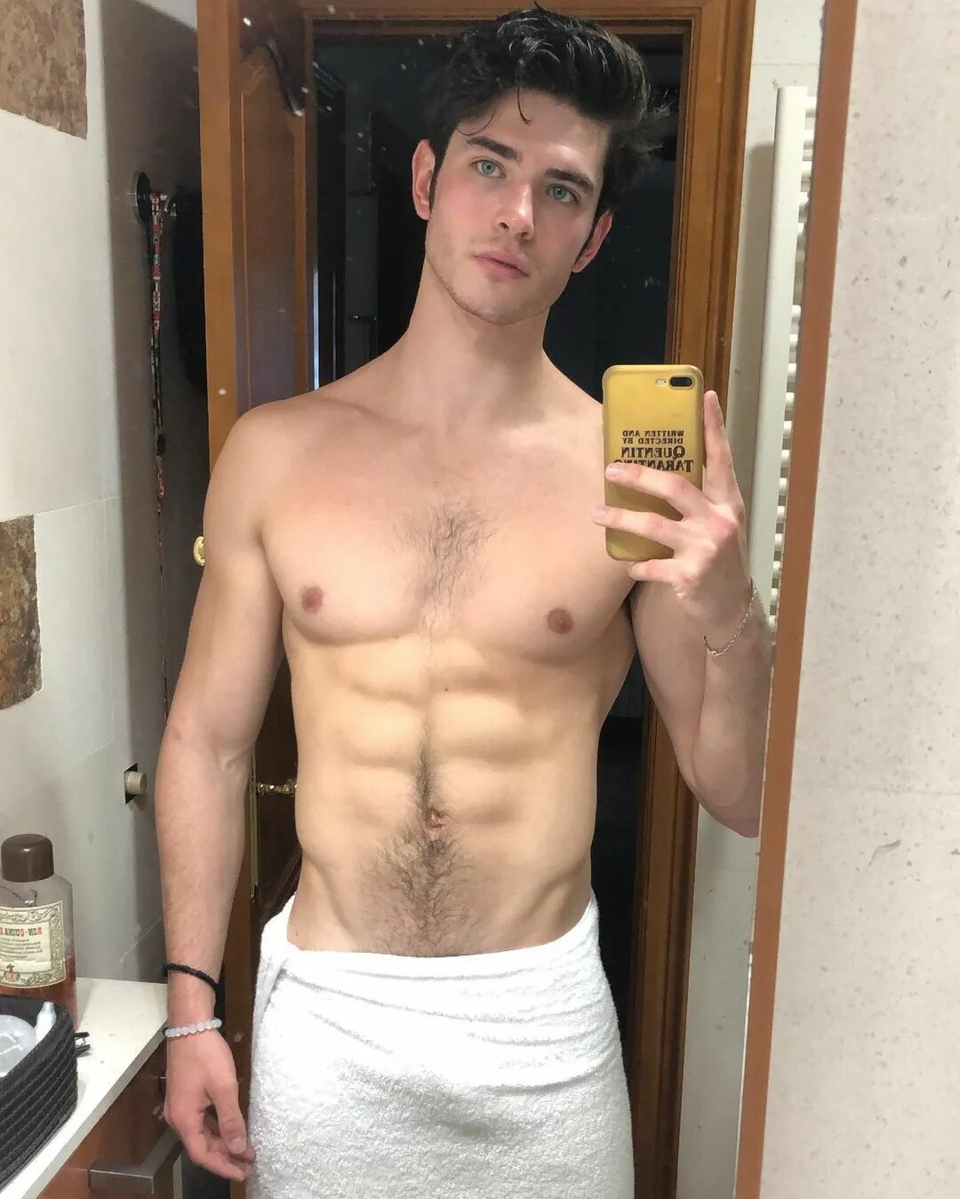 Dani Garcia auf Instagram: "Took literally 3 photos after the shower ...