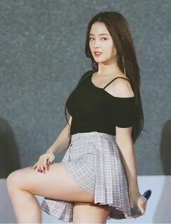 190809 #MOMOLAND #Nancy asians в 2019 г. Красотки, Девочка и