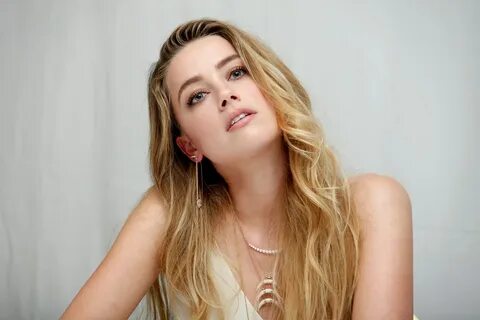 Amber Heard Wallpapers - Lit it up