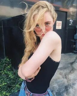 47 Sexy and Hot Kathryn Newton Pictures - Bikini, Ass, Boobs