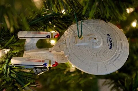 Hallmark Star Trek TNG USS Enterprise NCC-1701-D Magic Ornam