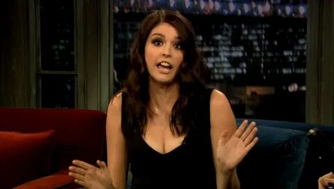 Cecily Strong Pictures