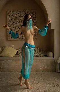 Арабские танцы голых девушек (77 фото)