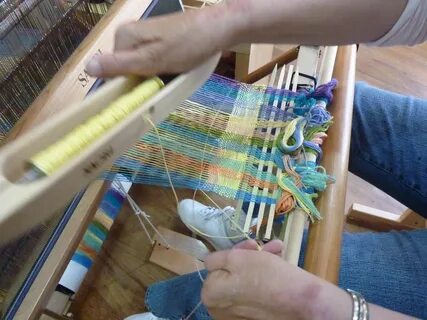 CENTERING WITH FIBER: Lisa is weaving in the SAORI way Baske