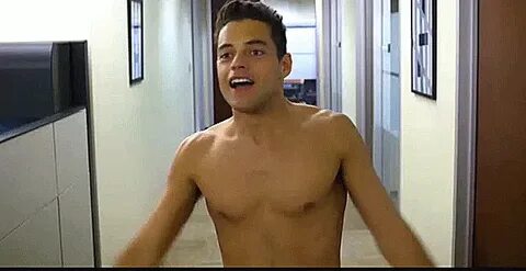 Rami Malek Gets Naked And Shows His Ass - The Male Fappening