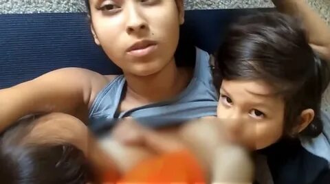 누리꾼들 비난 쏟아진 3살 아들 '모유수유’하는 영상 - 인사이트