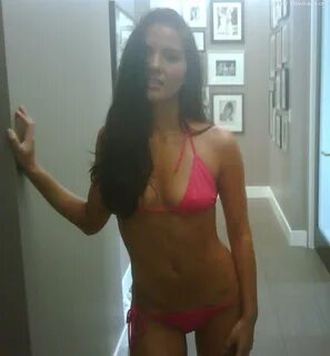 Olivia Munn Nude Photo Leaks Out After Phone Hack - Photo 8 